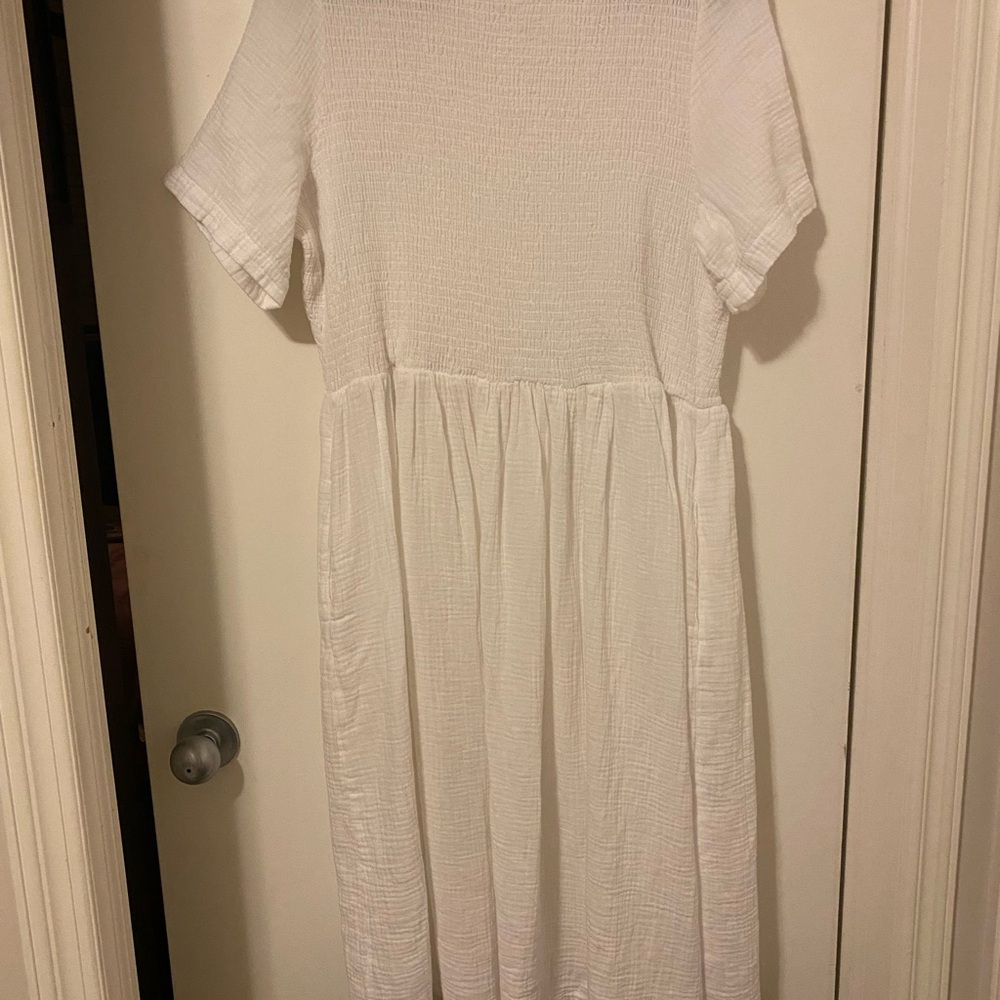 Shiny by Nature White Short Sleeve Midi Dress